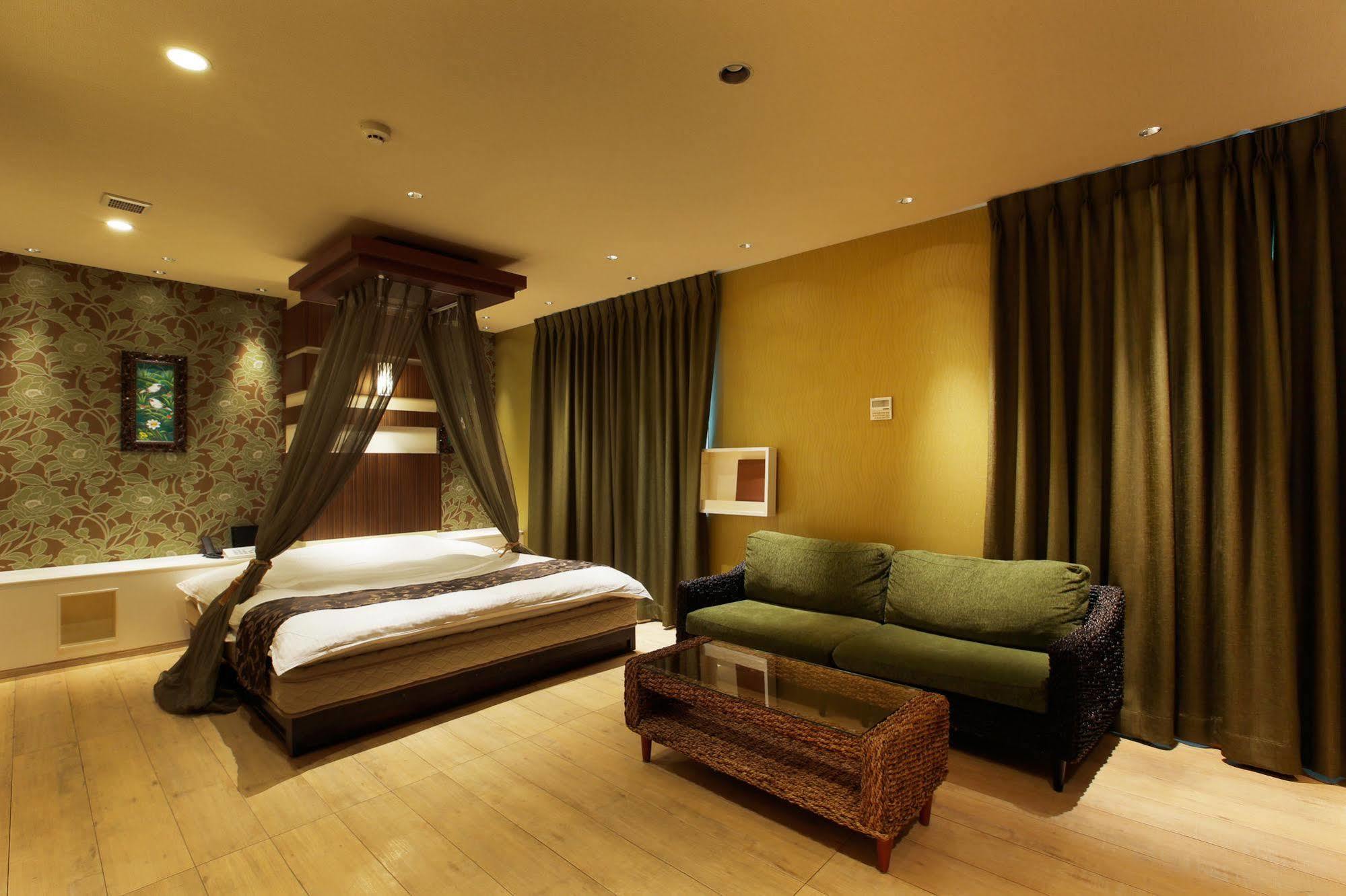Hotel Atlantis (Adults Only) Осака Екстер'єр фото